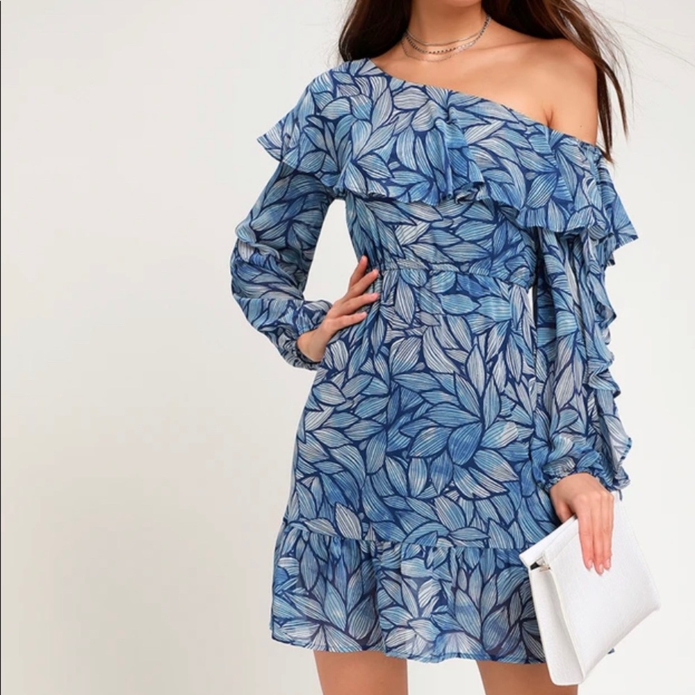 Blue and White Print One-Shoulder Dress. Flows